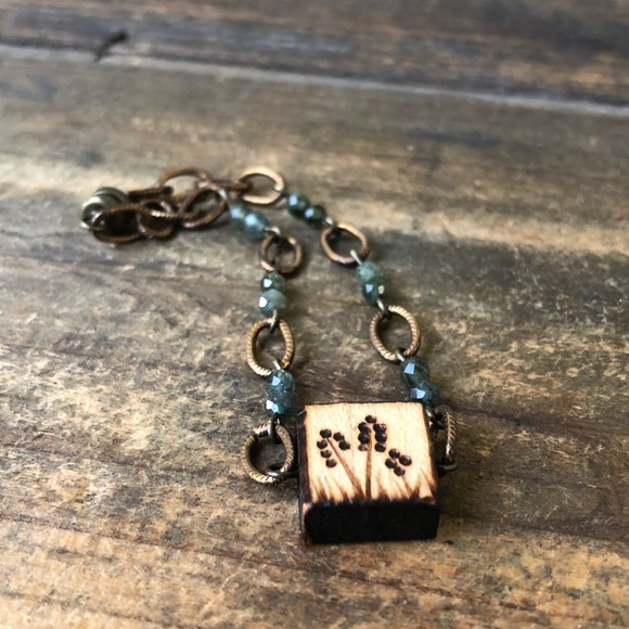 Patriotic Wood and Gemstone Bracelet Set - Picture 7 of 7